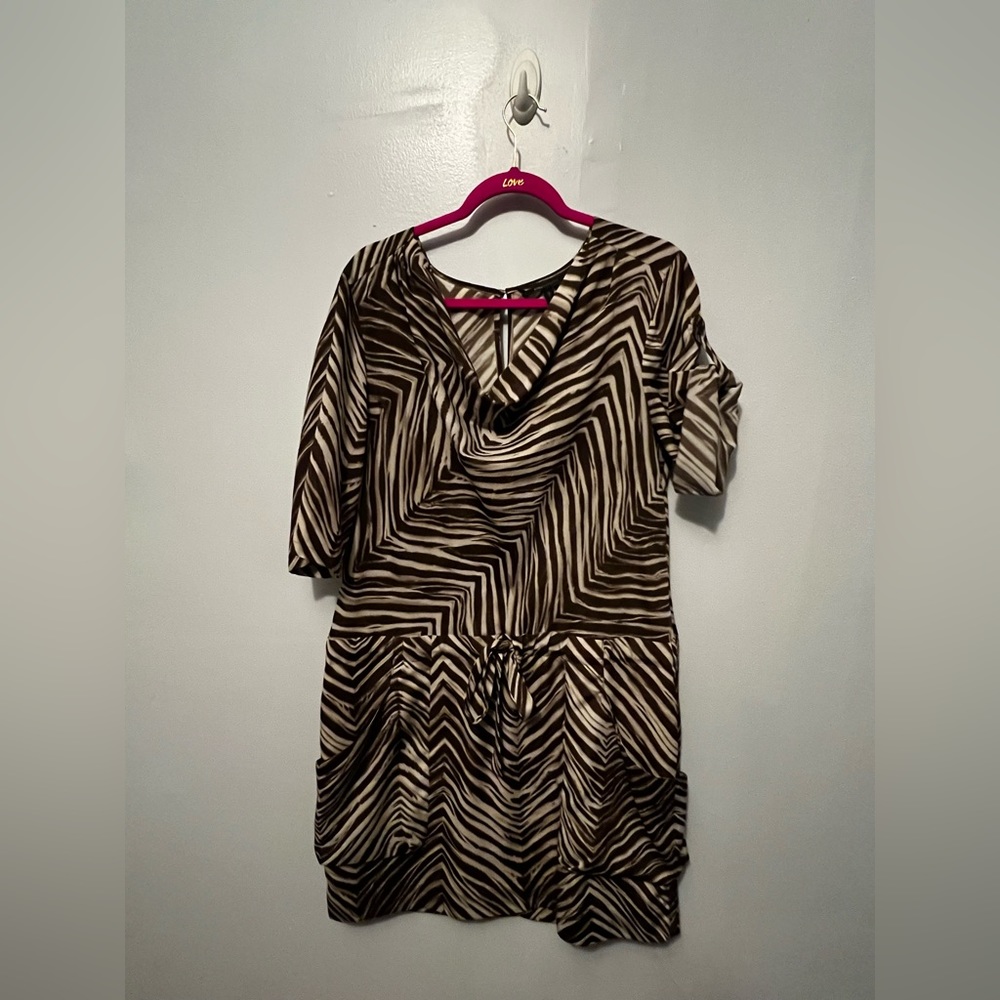 Summer dress w/pockets, drawstring for shape, thin material perfect for summer.